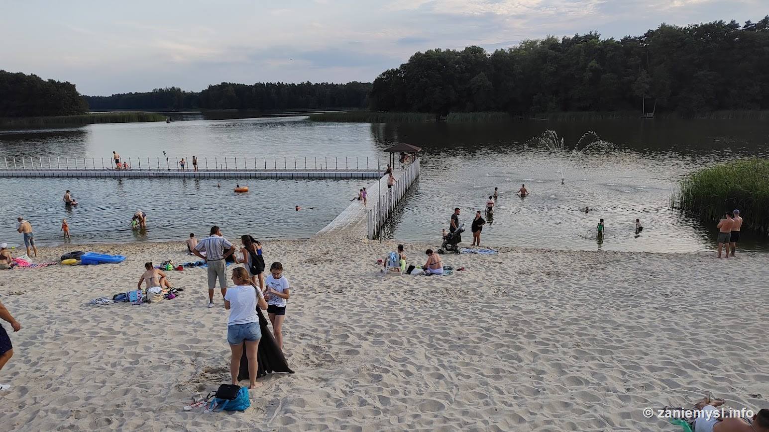 Plaża i kąpielisko w Zaniemyślu